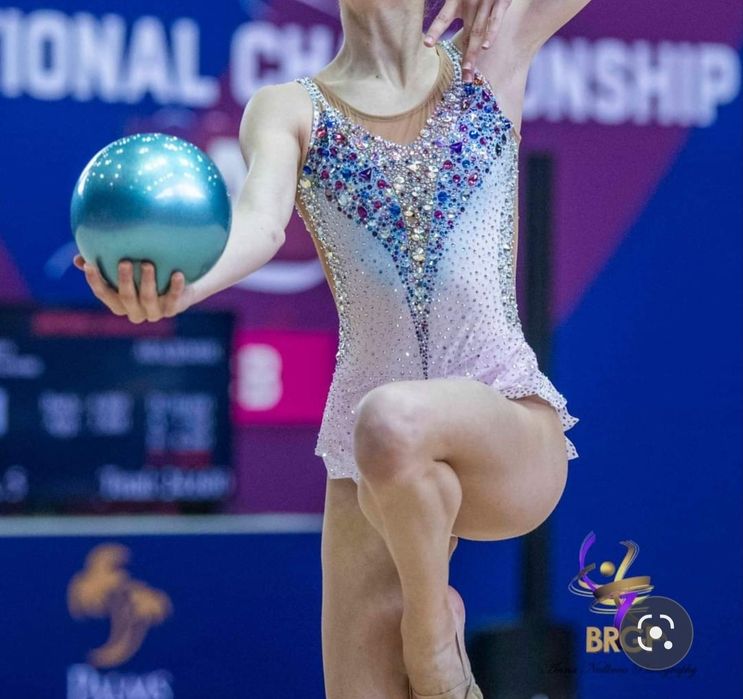 Трико художествена гимнастика