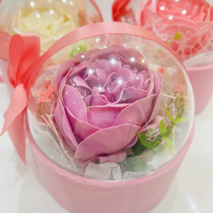 Подаръчна кутия с божур – романтичен подарък за св Валентин и 8 март