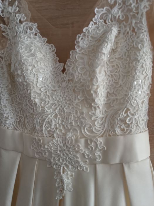 Vând rochie de mireasa mărimea 38-40 stil A line