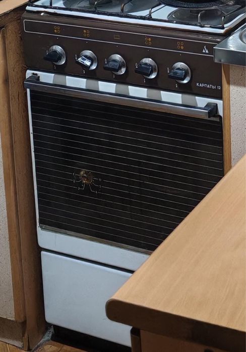 Газовая плита. Духовка.