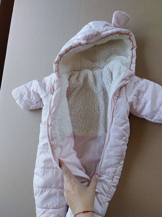 Космонавт за бебе