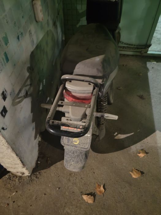 Skuter srochna sotiladi BONVI