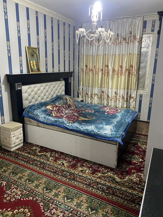 2 хонали ошхона балконга чикарилиб  3 хонали қилинган уй