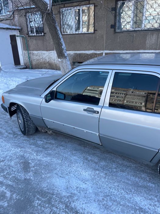Продаю авто Mercedes 190