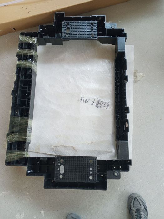 Средний кронштейн переднего бампера Dongfeng EP 008