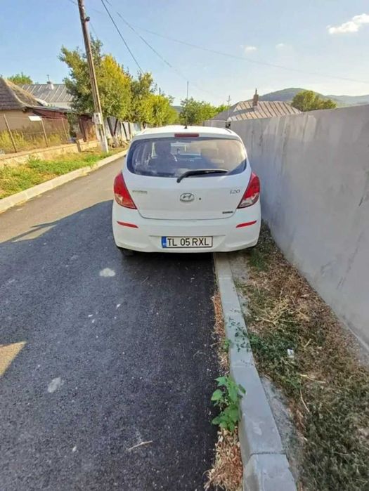 HYUNDAI i20 2012 — imagine 5
