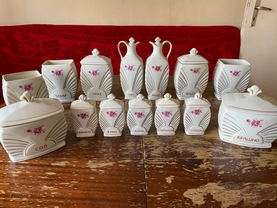 Старинен порцеланов кухненски сет
