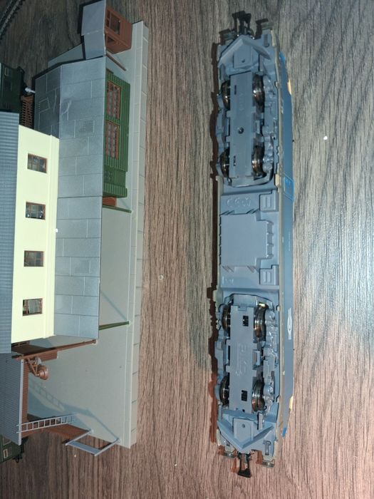 Locomotiva taurus piko scara HO