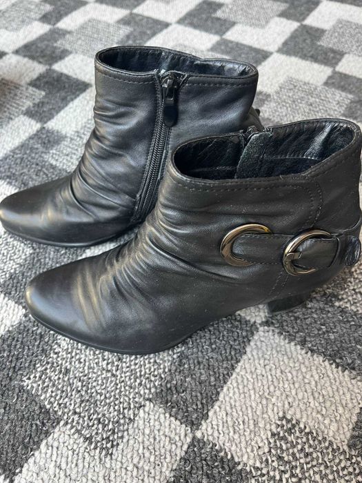 Женские полусапожки кожаные