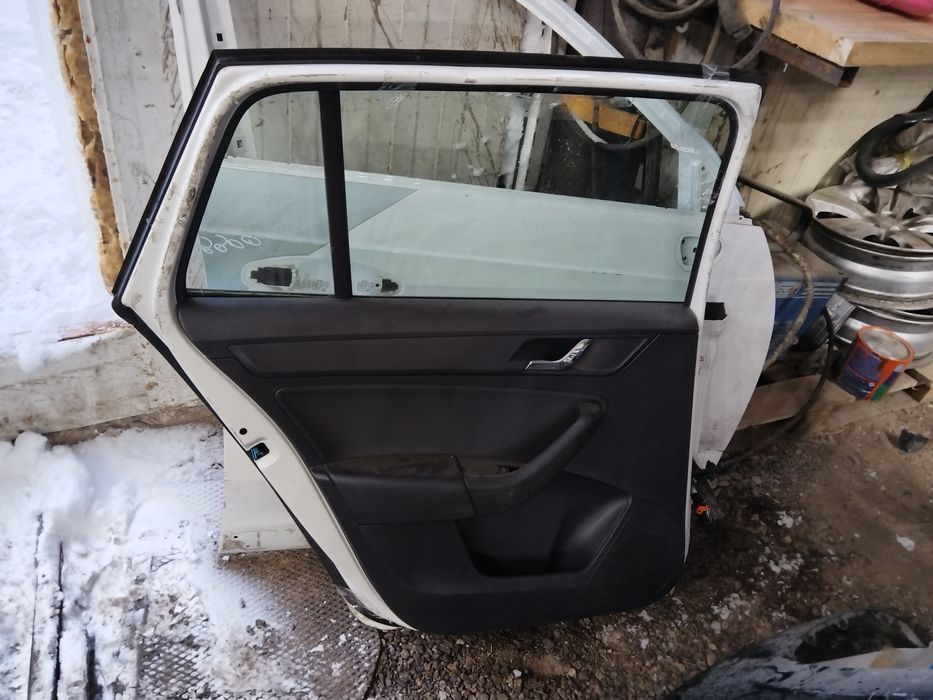 Дверь на рапид skoda rapid универсал
