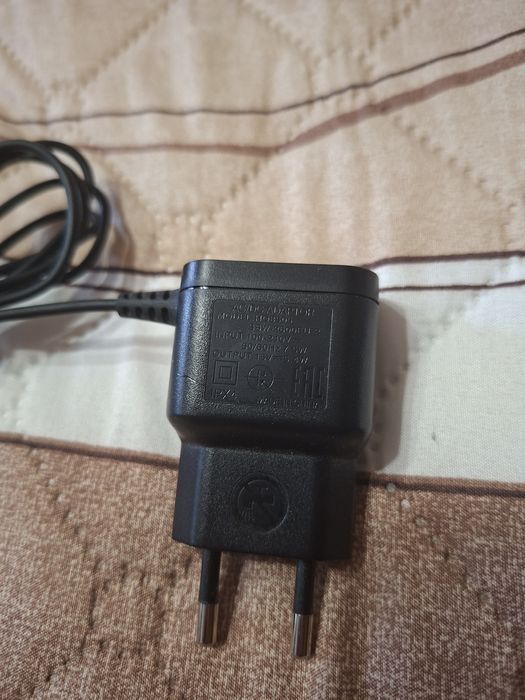 Зарядно за електрическа самобръсначка  philips 15v