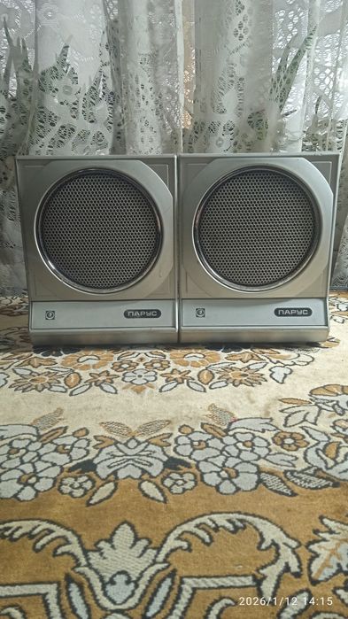 Продам усилитель мощности с колонками парус.