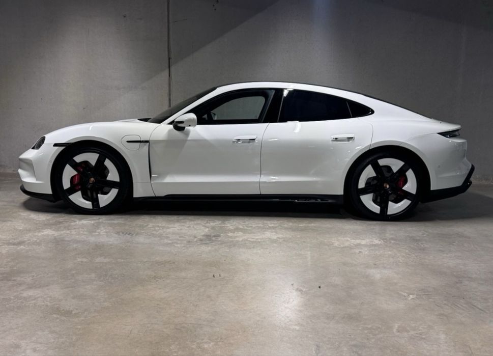 Porsche Taycan GTS
