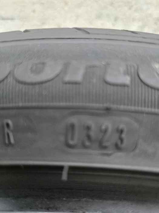 Vand două anvelope de vara Fulda  225 45 17 dot 0323