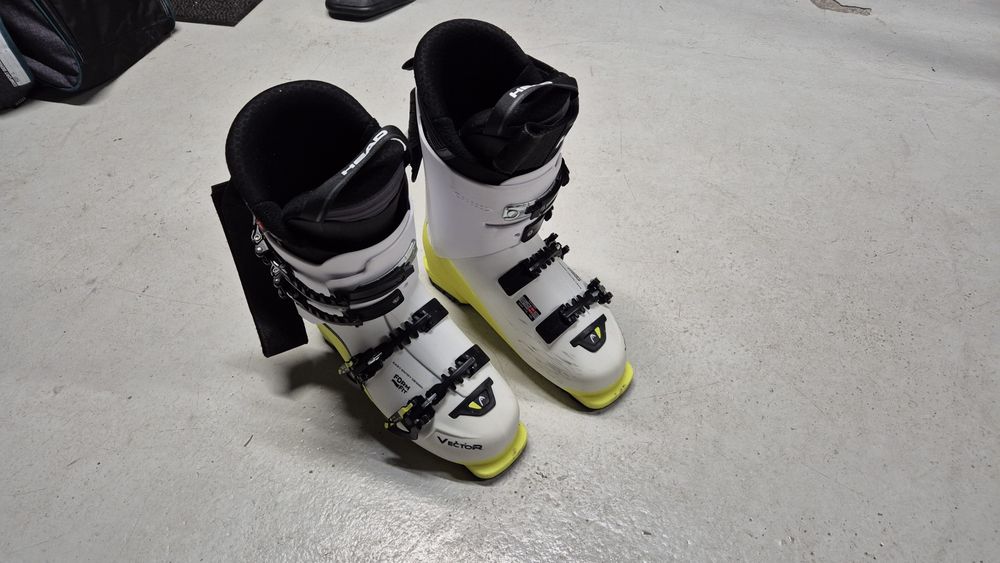 Vând clapari Head Vector marimea 26.5/43/9-9.95 Flex 110