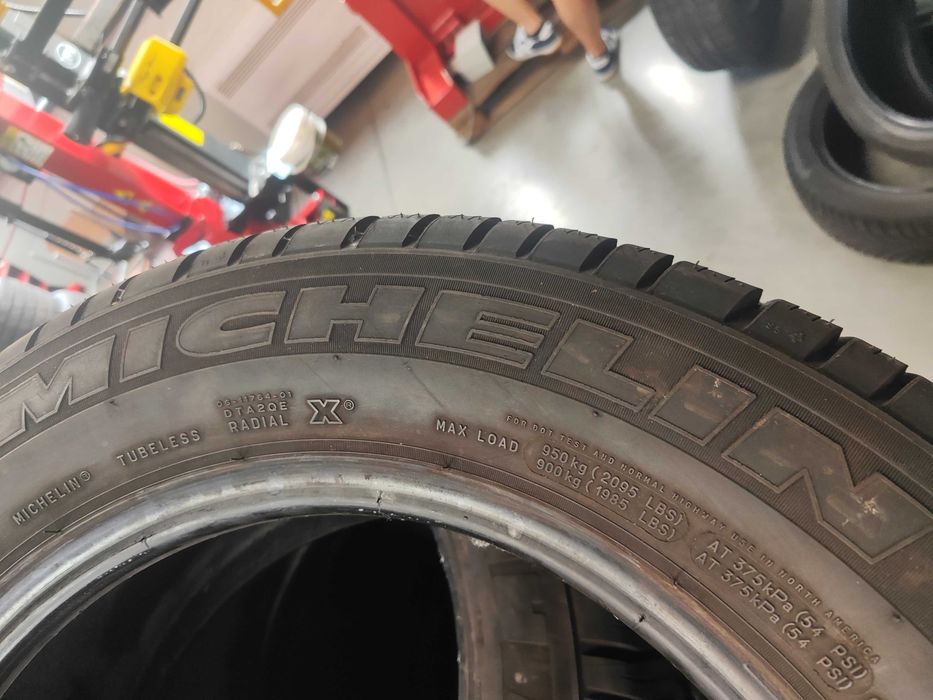 2бр.летни гуми 215/65/16C Michelin