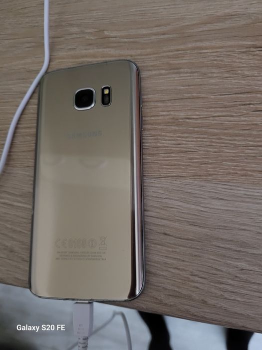 Vand Samsung S7 cu cutie