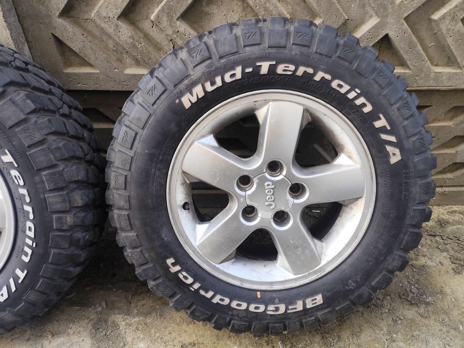Roti jeep complete bf goodrich 245 70 r17