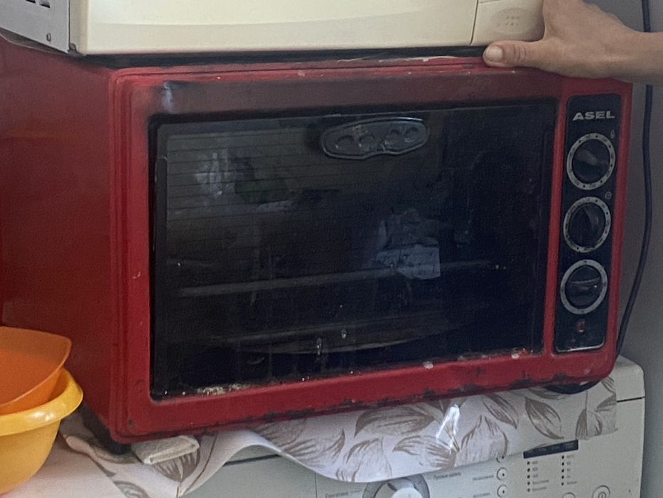 Продам стол и вытяшку