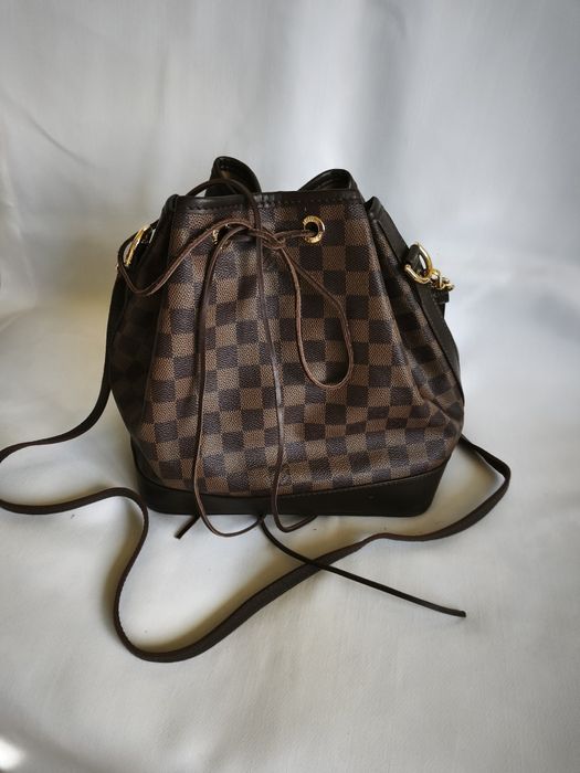 Louis Vuitton, чантата еко кожа