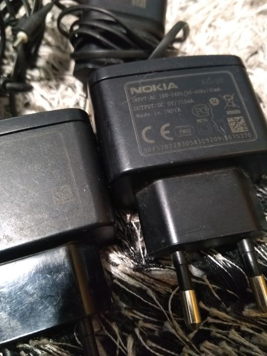 Зарядни за телефони/ адаптери