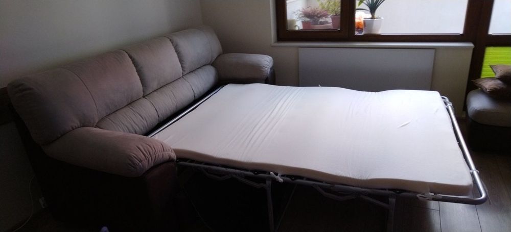 Диван с табуретки