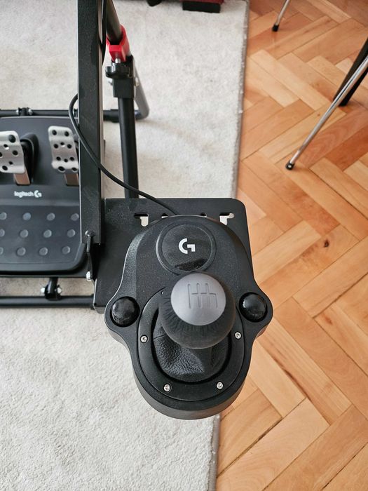 Volan gaming Logitech G29 Driving Force cu shifter și pedale