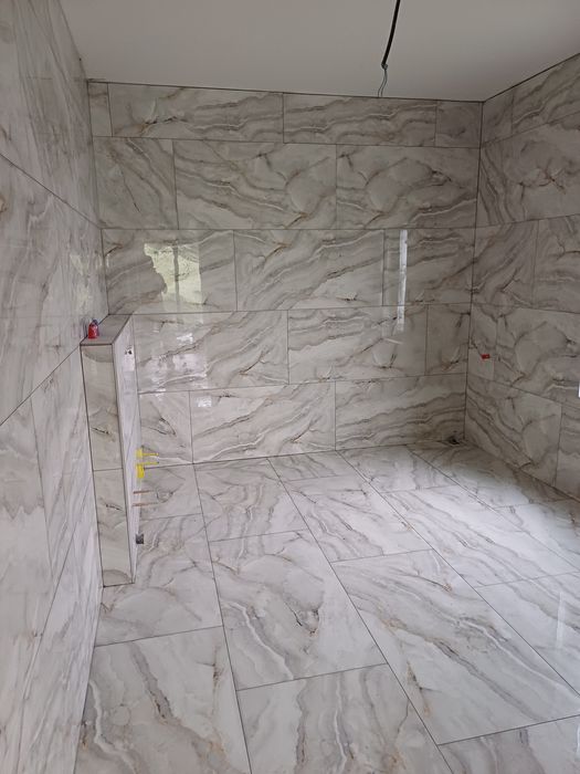 Execut lucrări interioare și exterioare