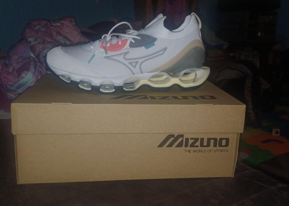 Маратонки тizuno eave prophecy