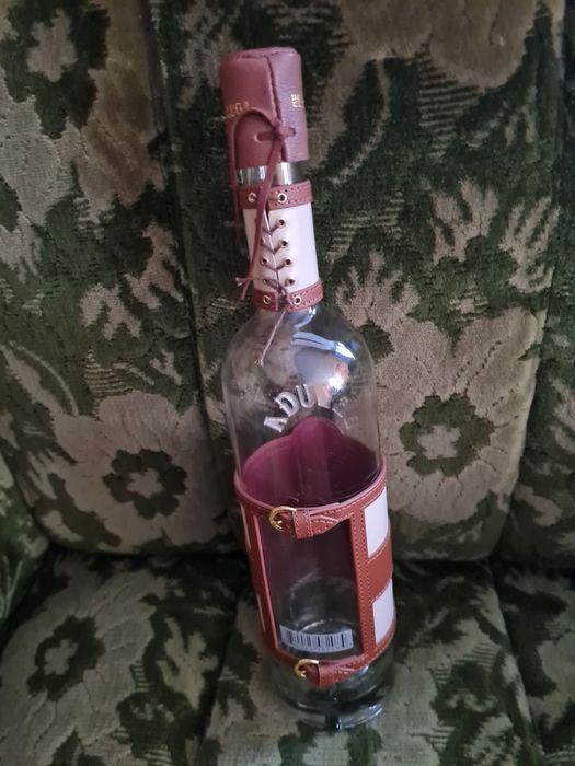 Празни бутилки от водка