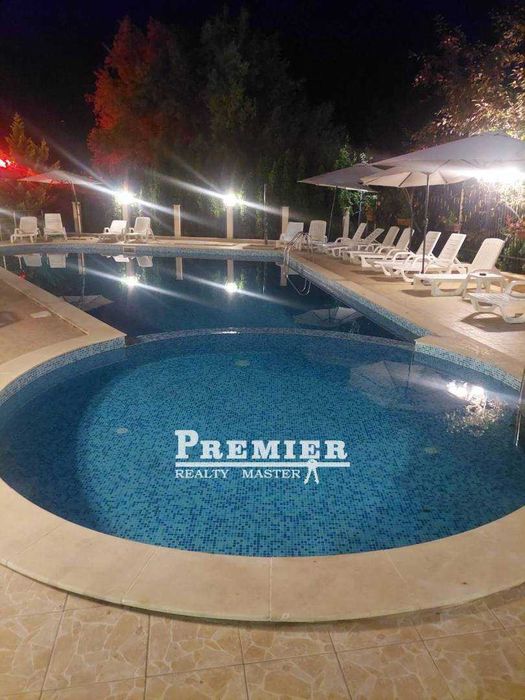 Продава се тристаен апартамент  в курорта Слънчев бряг.