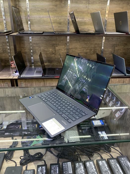Asus Zenbook 14.0 OLED