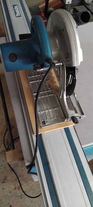 Fierastrau circular de mana Makita 5903R 2000W