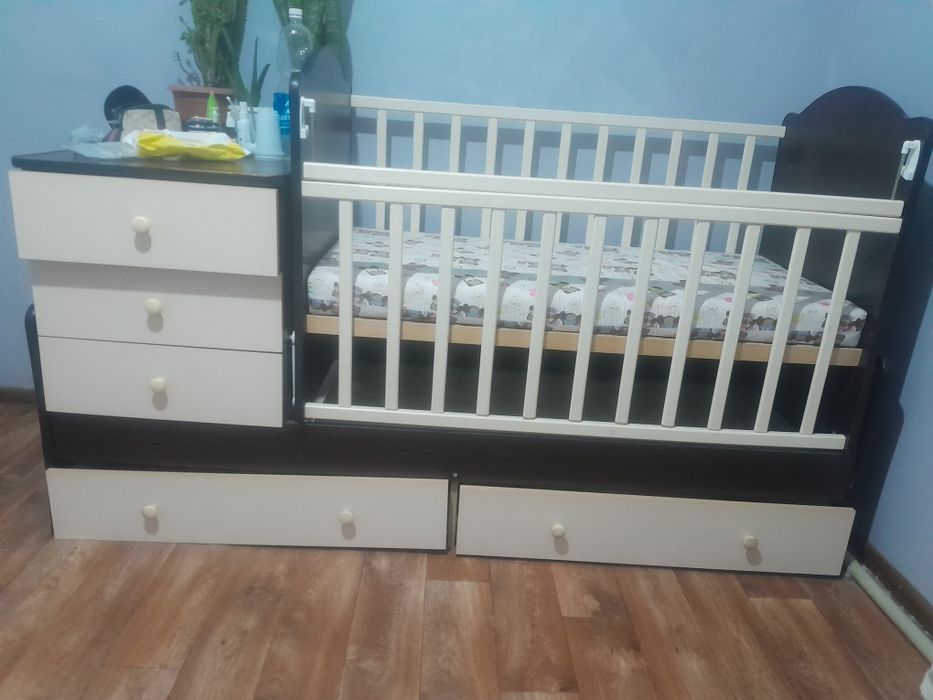 Детский кровать с качелный