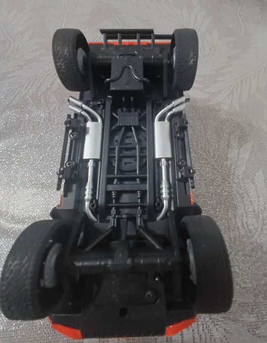 Продаю игрушечную машину