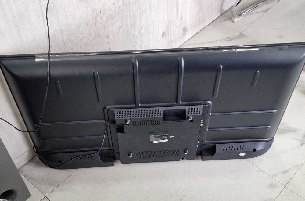 Смарт телевизор SmartTech QLED 40QW01V, 40"