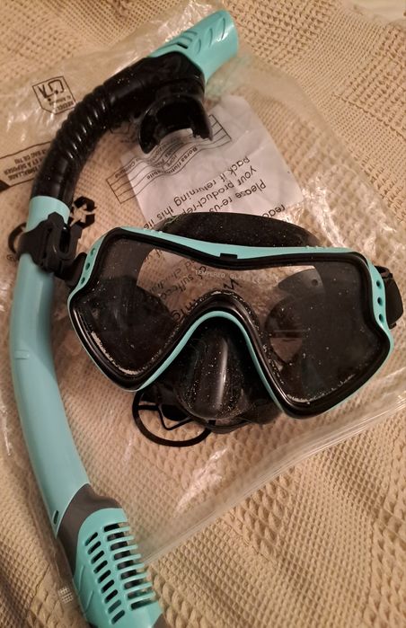 Маска для снорклинга для плавания.