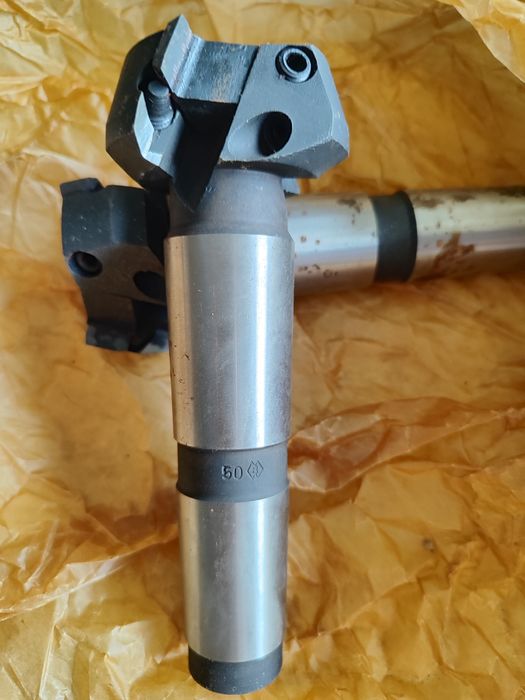 Токарный инструмент