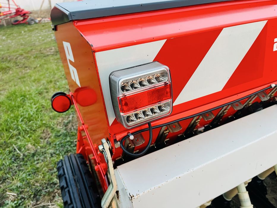 Semanatoare de paioase, grau, lucerna, iarba, ovaz Reform 100, 2.5 m