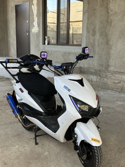 Продеже м8 про