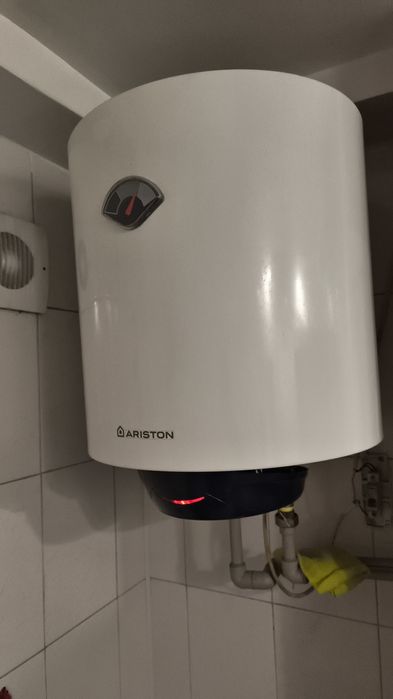 Продам Аристон, 40 литров
