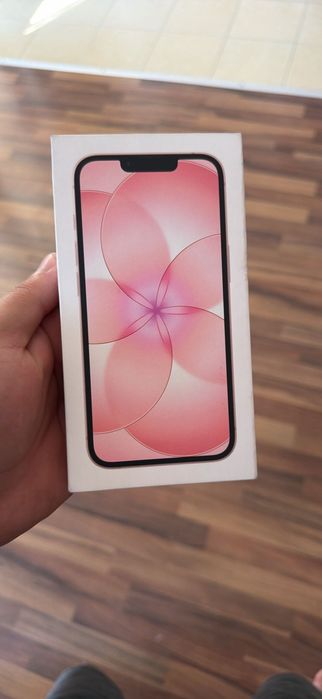 Телефон iPhone 17e
