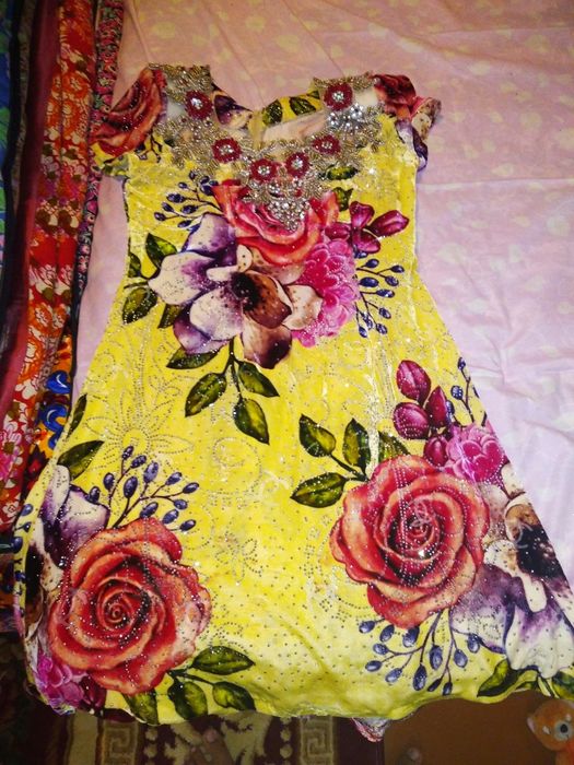 Продается платье .В идеальном состоянии.