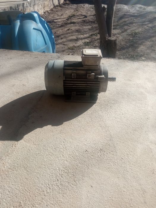 Двигатель сотилади