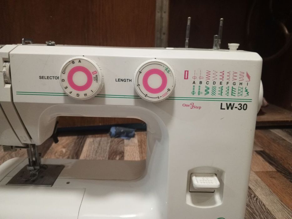 Janome LW-30 holati yaxshi