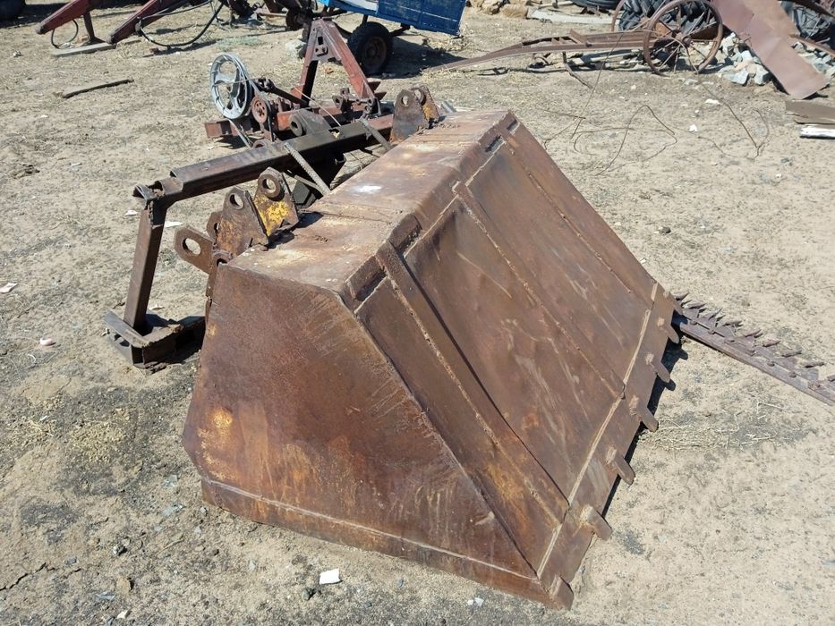 Трактор МТЗ 80,мтз 80 стогоментом