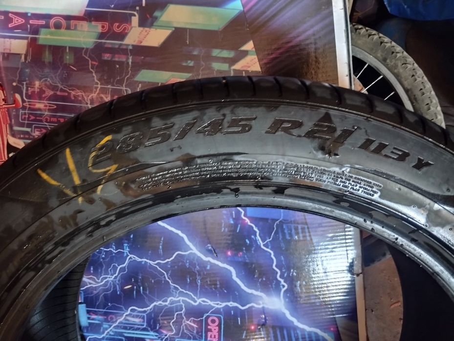 Продам резину 285/45/R21