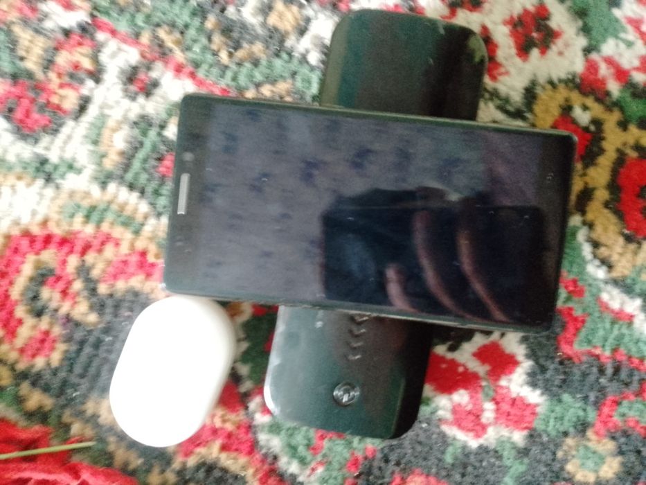 Telefon naushnik va hamda pover bank sotiladi garantiya ishlaydi