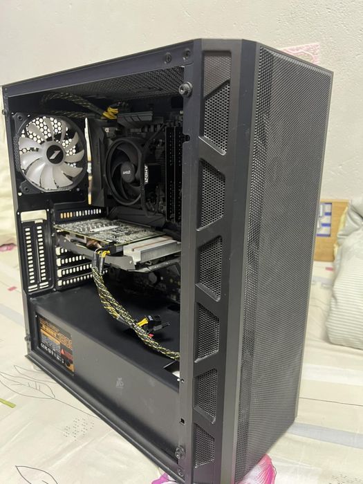 Геймърски компютър само цял