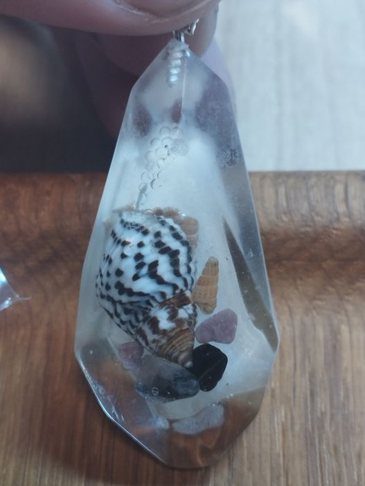 Кулоны из эпоксидной смолы.